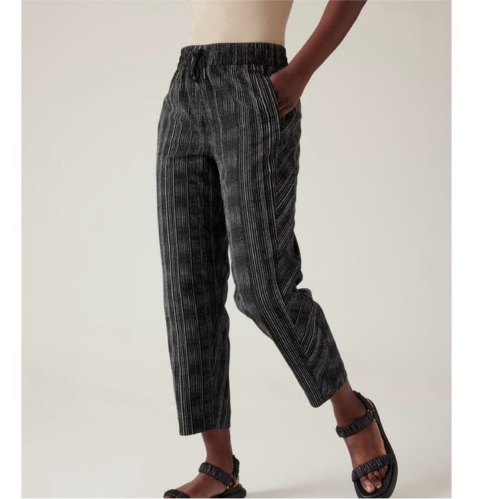 Athleta‎ Arrival Pants Black Amara Stripe High Rise Cropped Drawstring Size 6